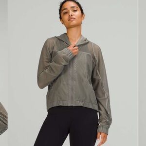 Lululemon Relaxed Fit Mesh Jacket, EUC, size 8, color Gray Sage